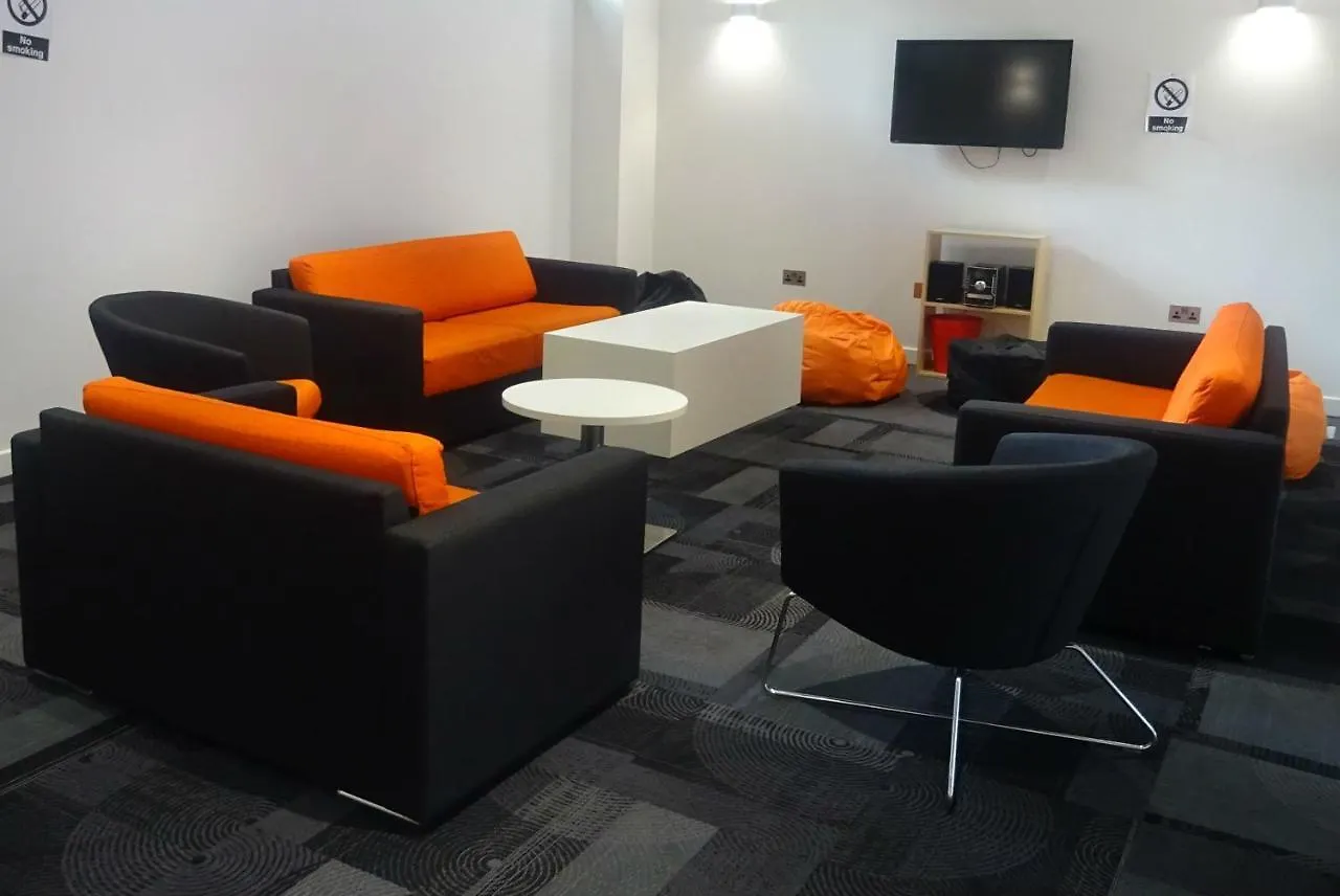 Edinburgh Metro Pansiyon Hostel