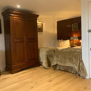 5* Guest house 23 Mayfield