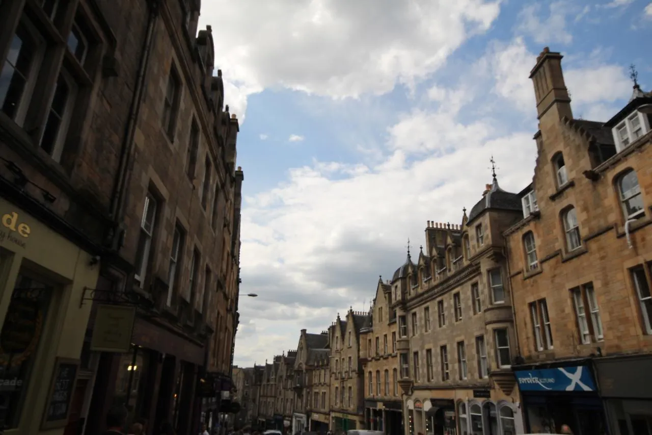 Edinburgh Metro Hostel 0*,